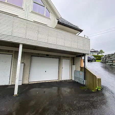 New Akrahamn Coast House *